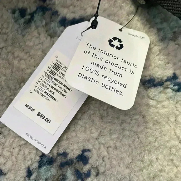 Nautica seas the day black fanny pack or Crossbody bag recycled materials NWT - Picture 7 of 8